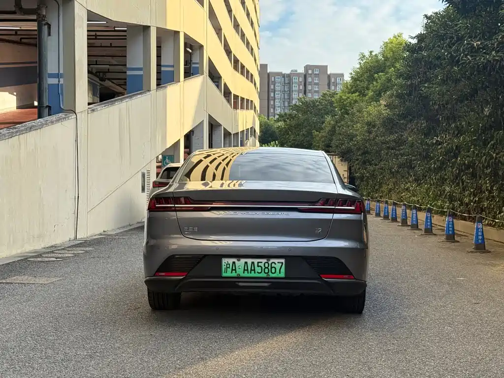BYD Han — миниатюра 8