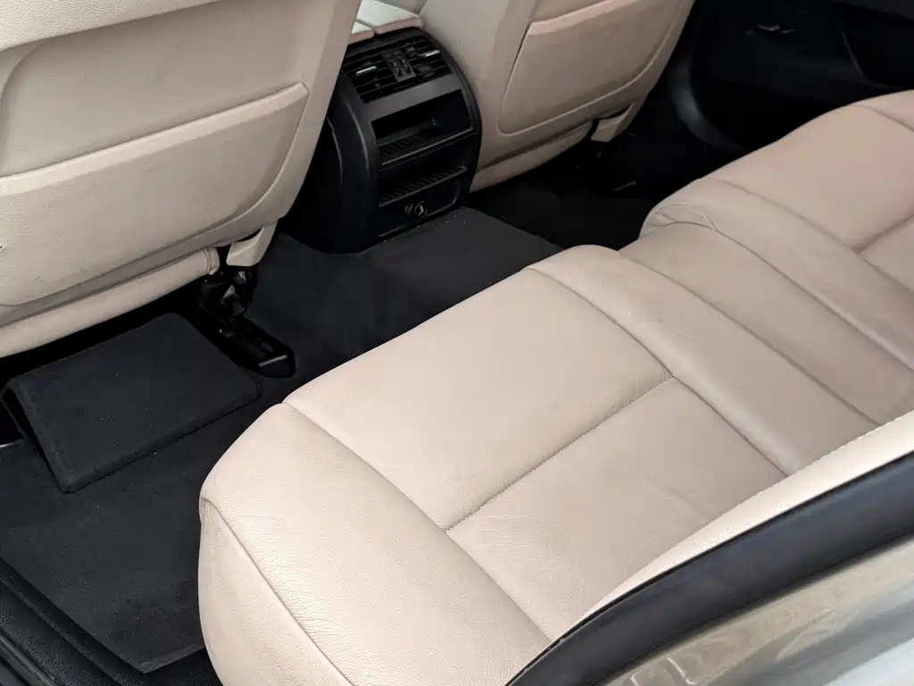 BMW 5 Series — миниатюра 8