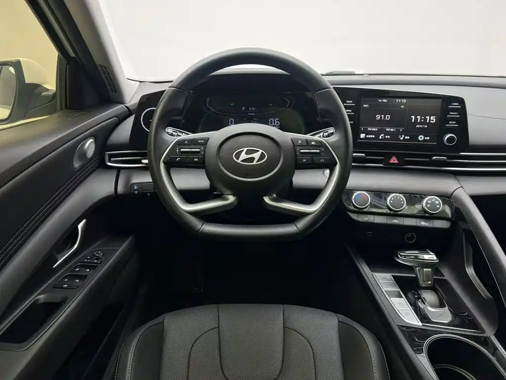 Hyundai Elantra — миниатюра 18
