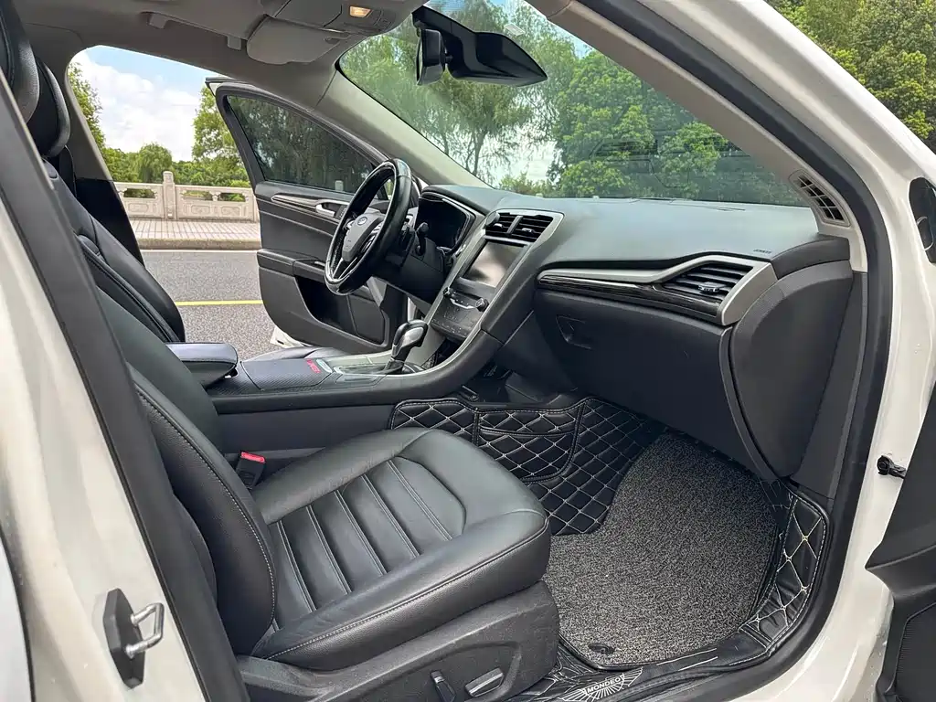 Ford Mondeo — миниатюра 10