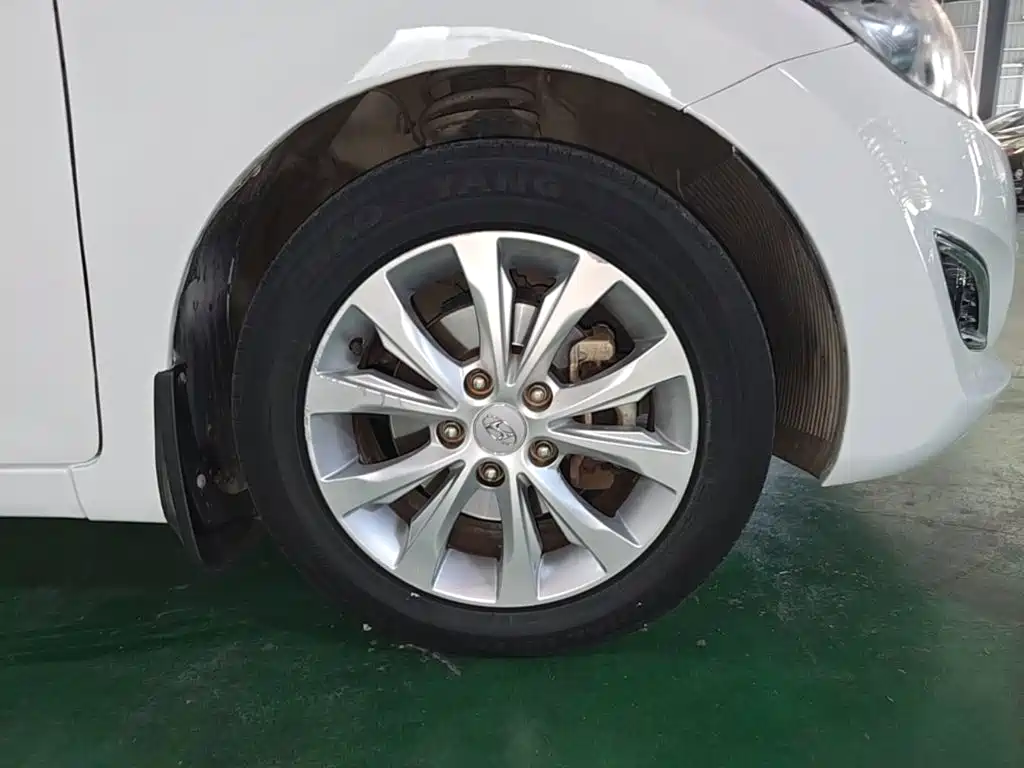 Hyundai Elantra Langdong — миниатюра 23