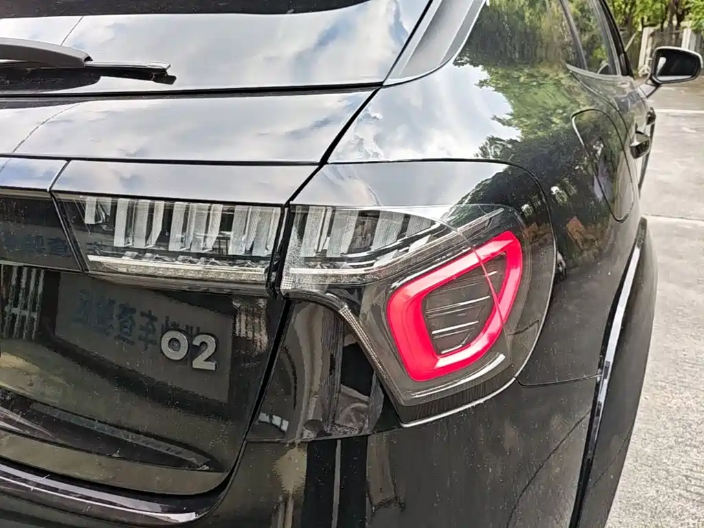 Lynk & Co 02 Hatchback — миниатюра 8