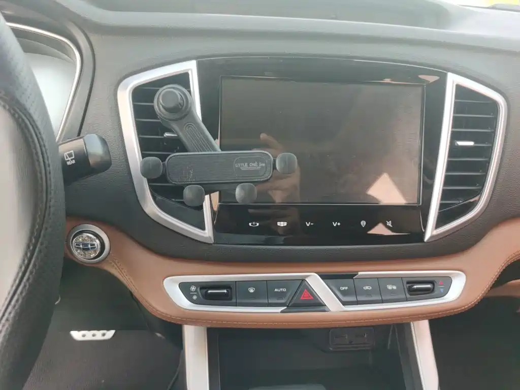 Geely Vision X6 — миниатюра 5