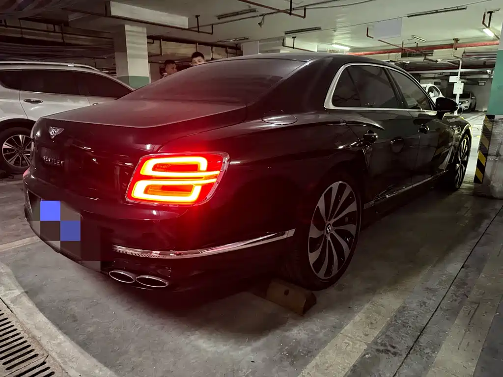 Bentley Flying Spur — миниатюра 2
