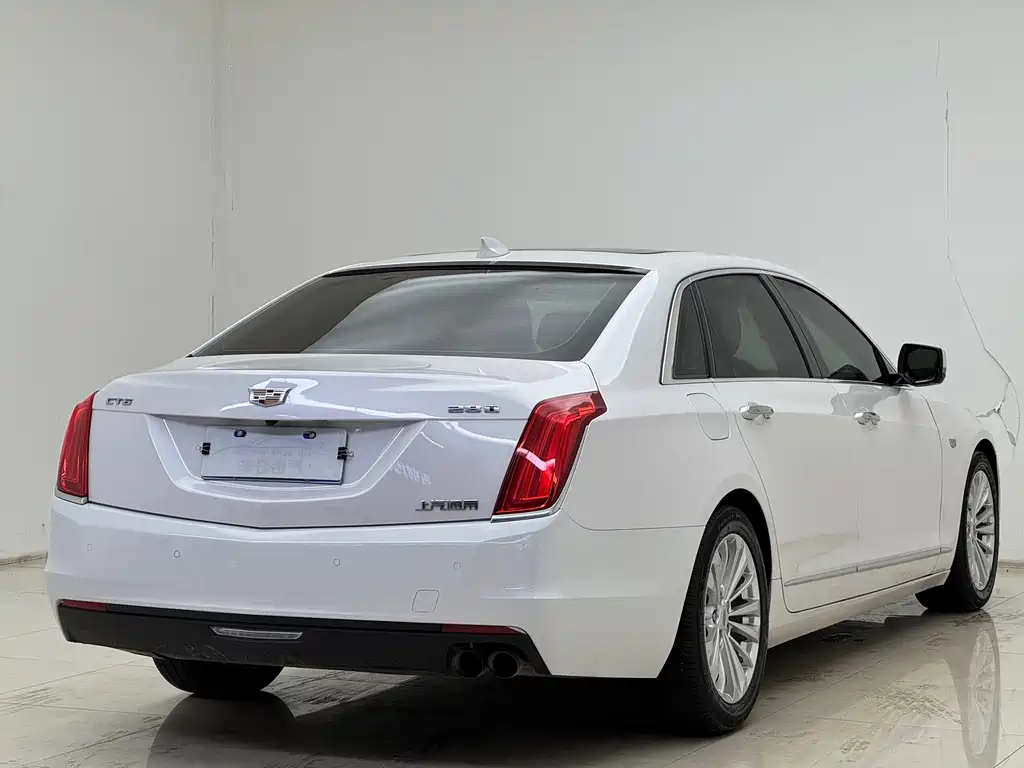 CADILLAC CT6
