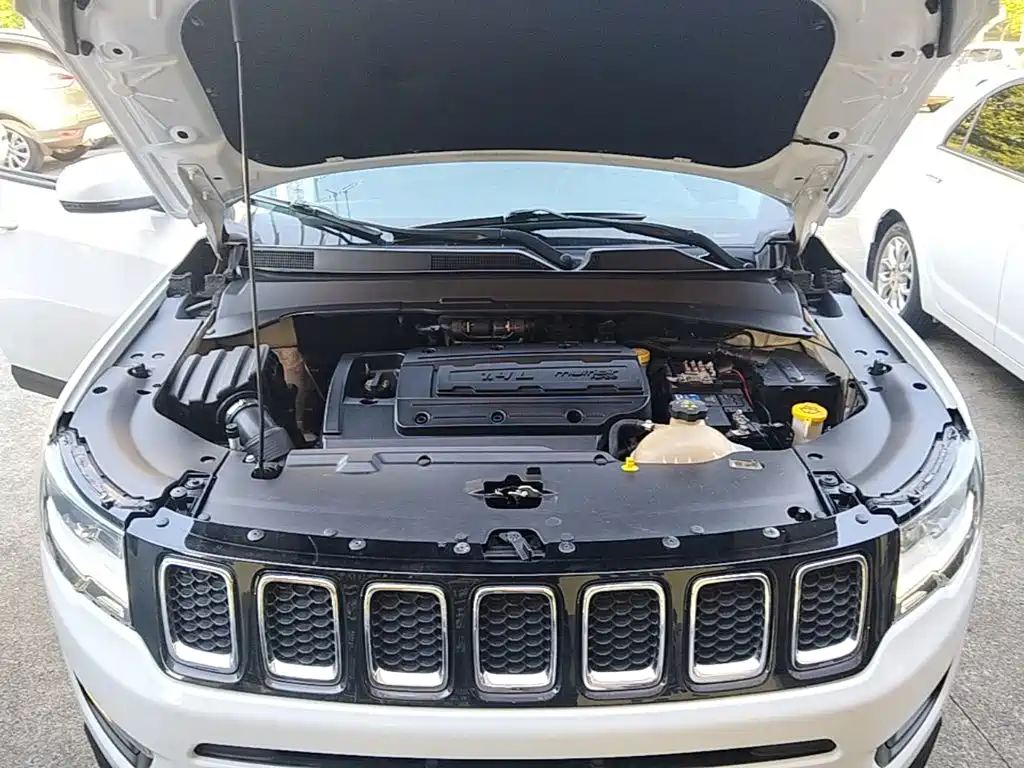 Jeep Compass — миниатюра 20