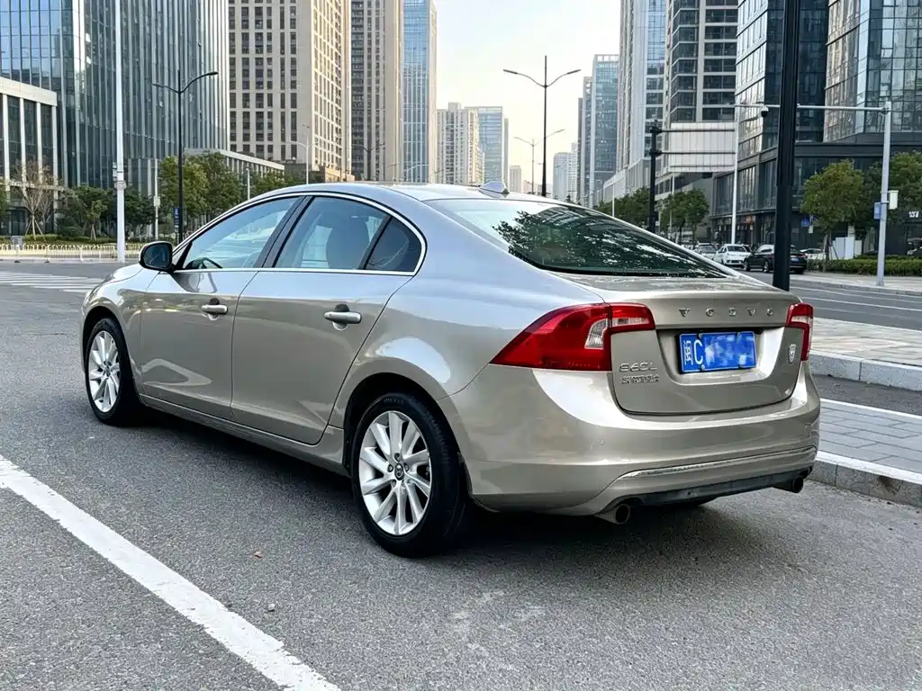 Volvo S60 — миниатюра 4