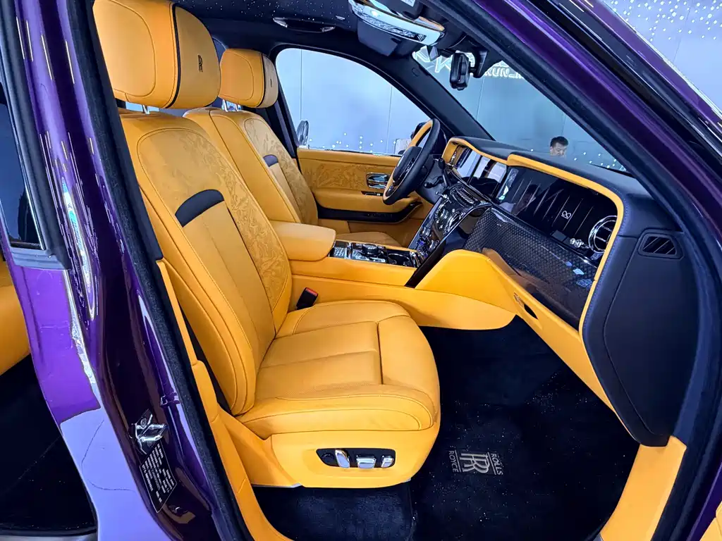 Rolls-Royce Cullinan — миниатюра 4