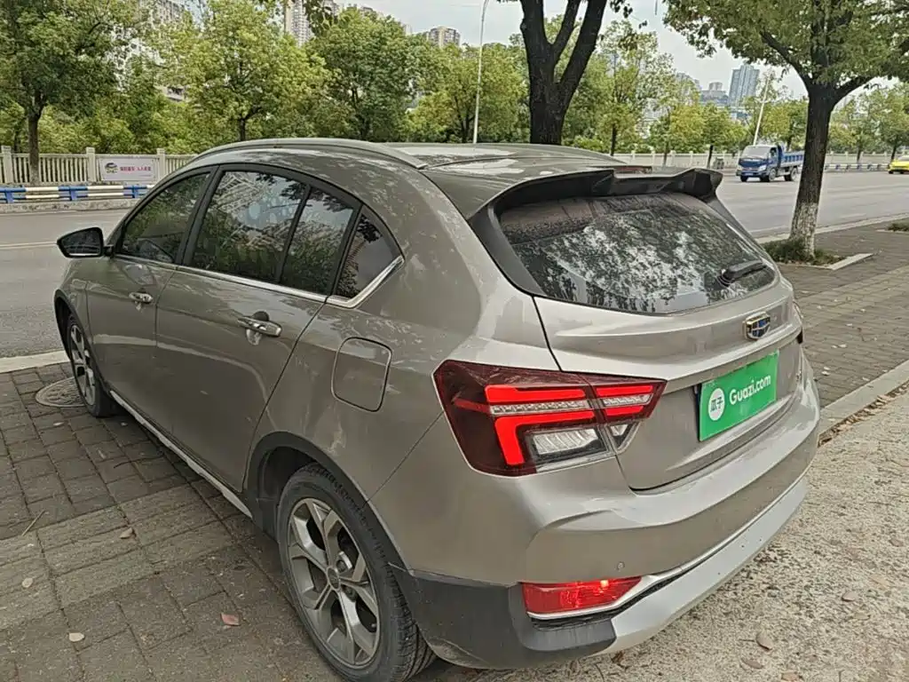 Geely Vision S1 — миниатюра 5