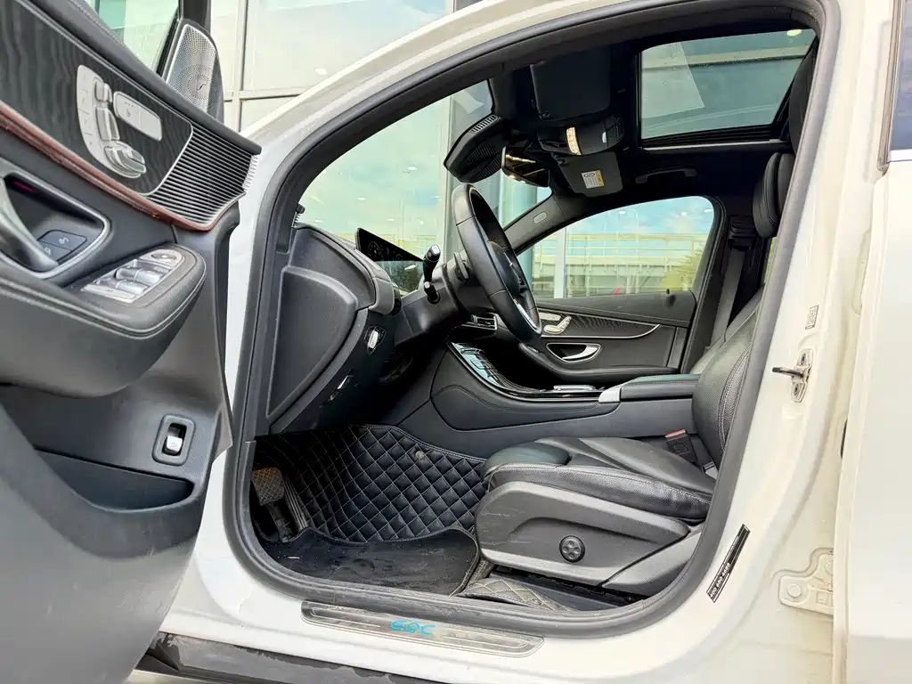 Mercedes-Benz EQC — миниатюра 4