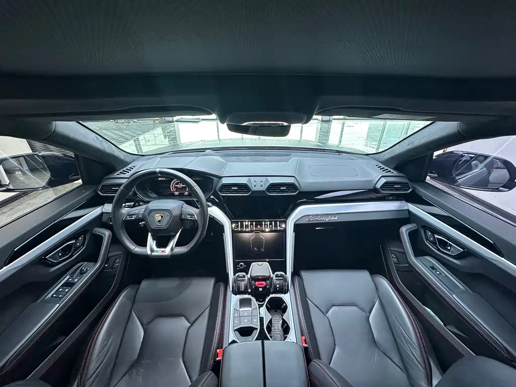 Lamborghini Urus — миниатюра 11