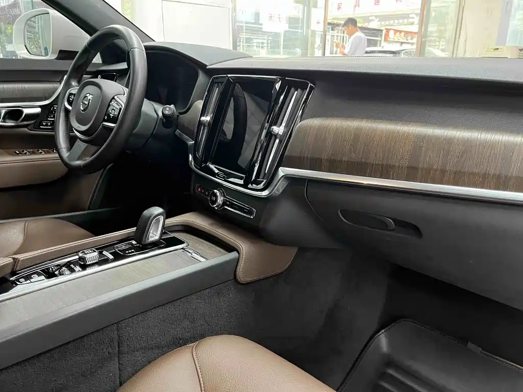 Volvo V90 — миниатюра 8