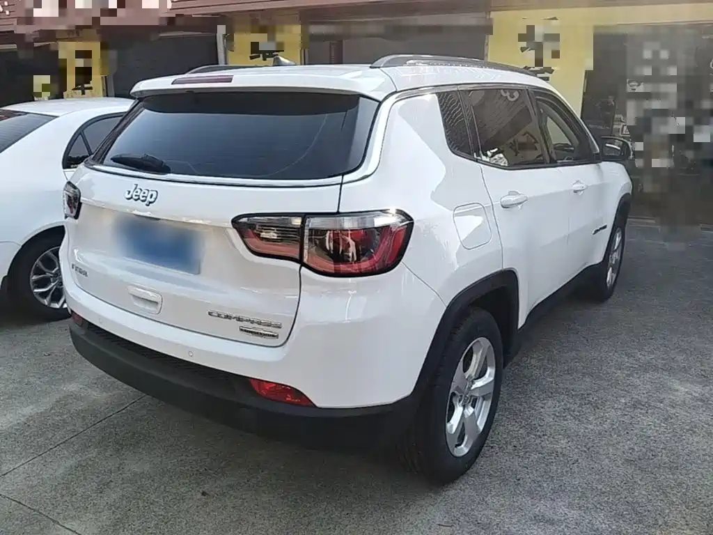 Jeep Compass — миниатюра 7