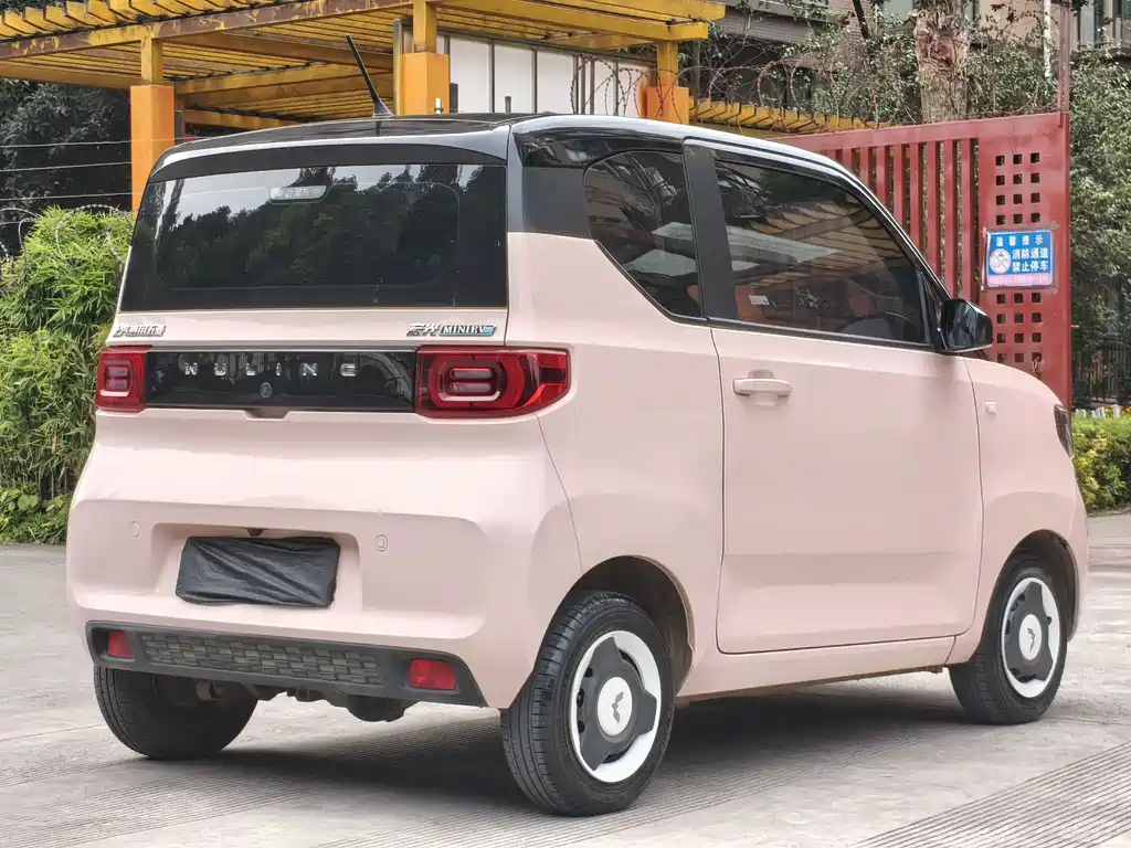 Wuling MINIEV — миниатюра 6