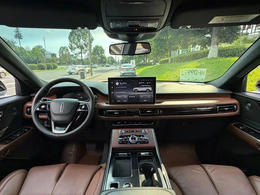 Lincoln Aviator — миниатюра 12