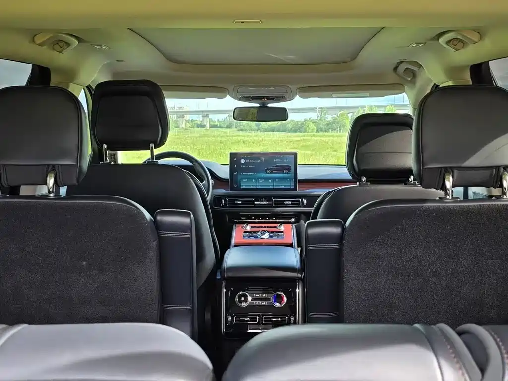 Lincoln Aviator — миниатюра 5