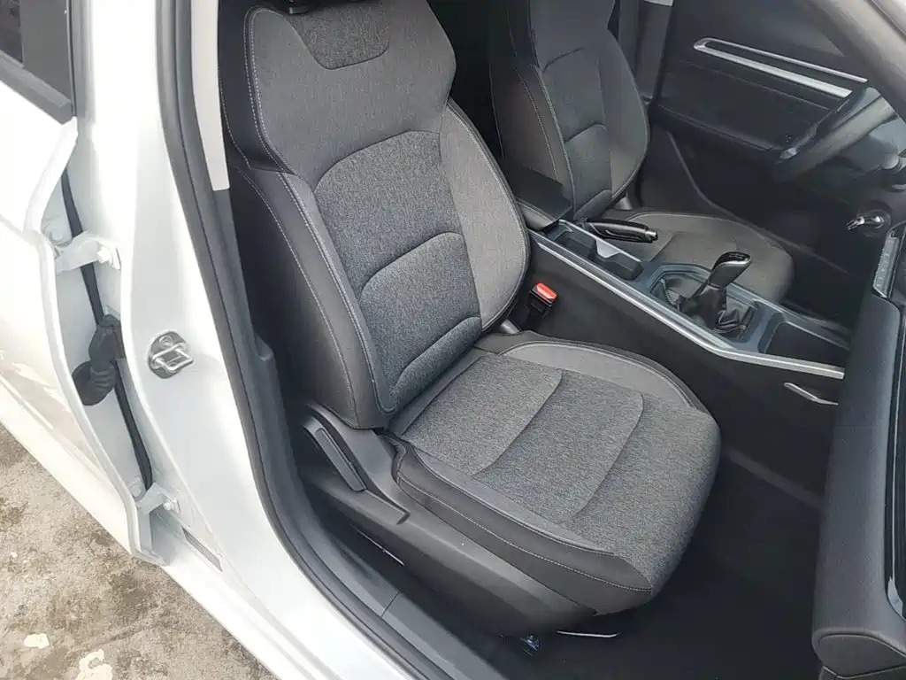 Geely Emgrand — миниатюра 25