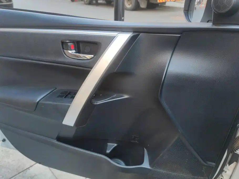 Toyota Corolla — миниатюра 7