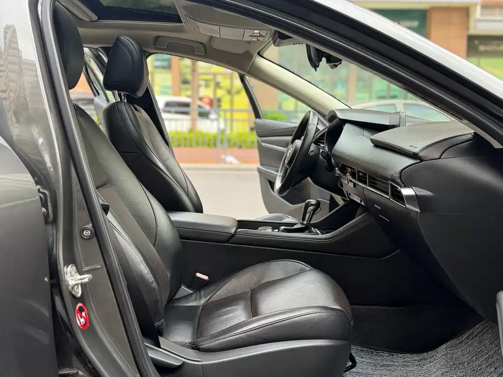 Mazda 3 Axela — миниатюра 7
