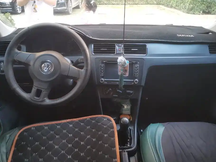 Volkswagen Santana — миниатюра 12