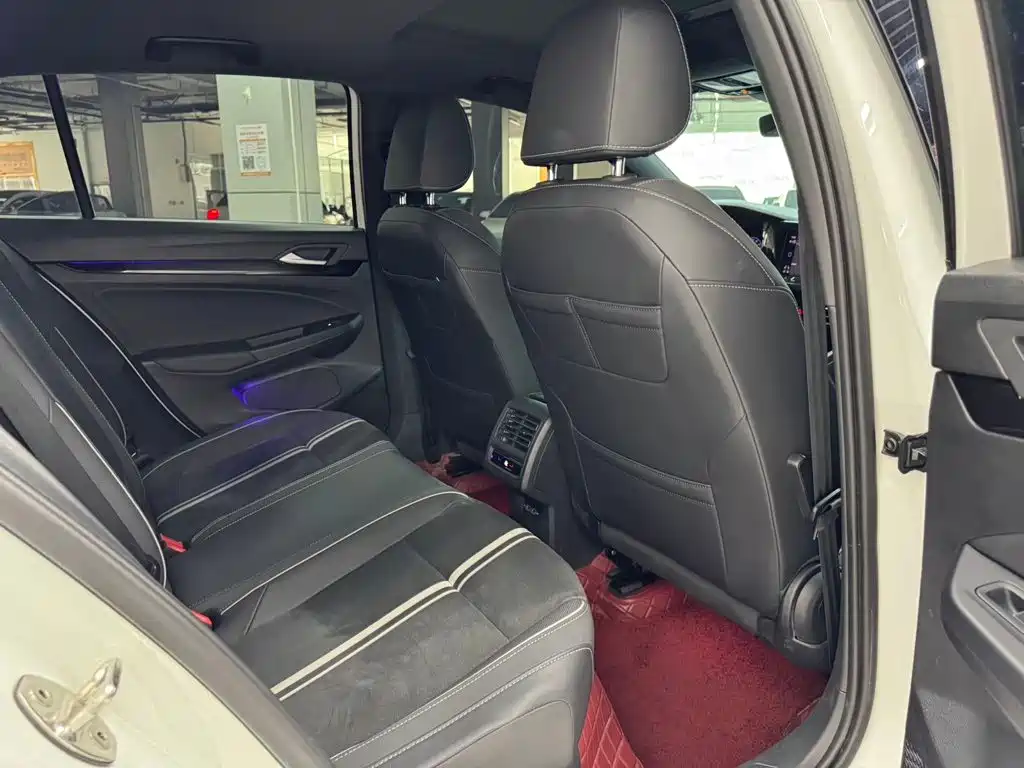 Volkswagen Golf — миниатюра 10