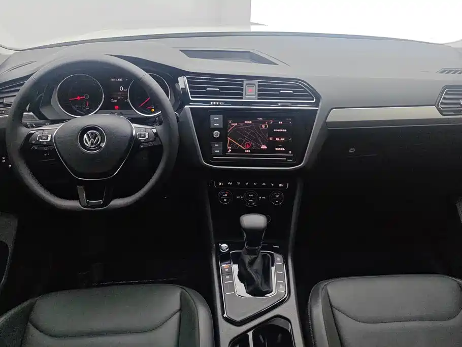Volkswagen Tiguan L — миниатюра 12