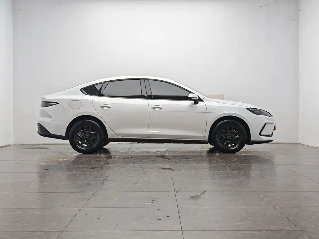 BYD Seal 05 DM-i — миниатюра 11