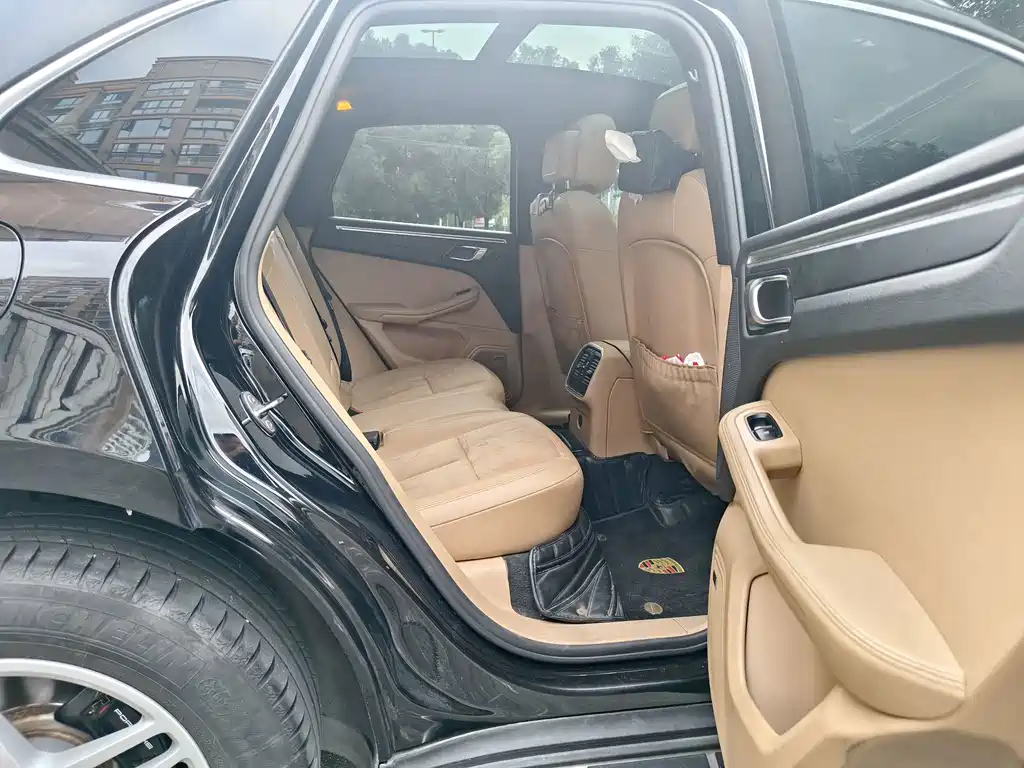 Porsche Macan — миниатюра 15