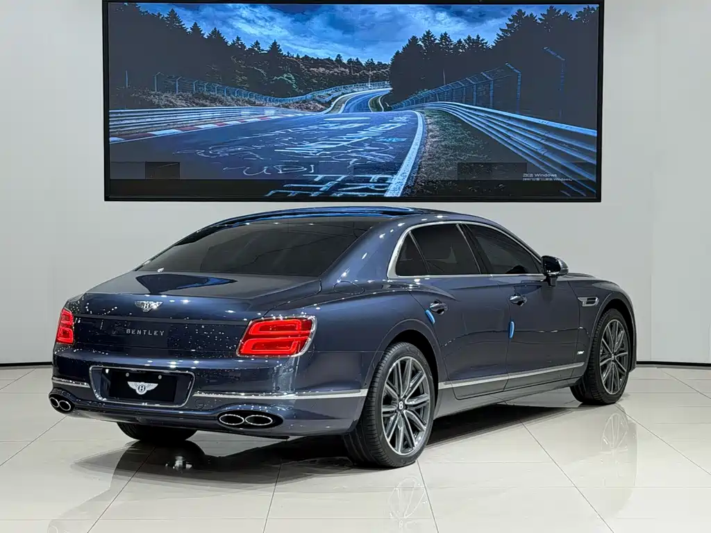Bentley Flying Spur PHEV — миниатюра 4