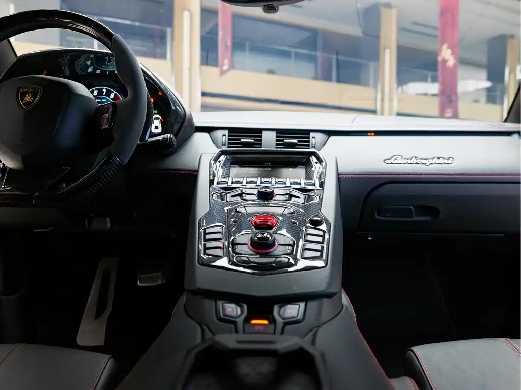 Lamborghini Aventador — миниатюра 12