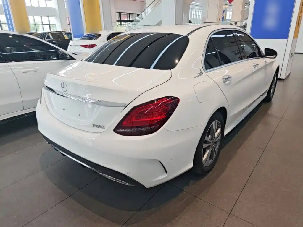 Mercedes-Benz C-Class — миниатюра 7