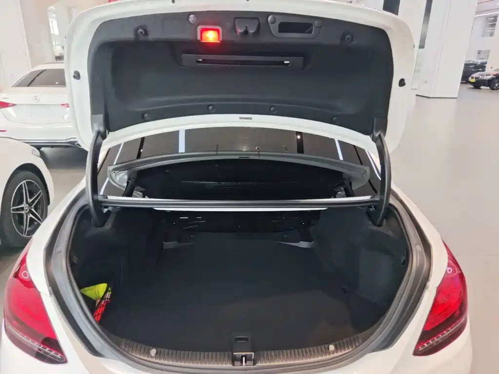 Mercedes-Benz C-Class — миниатюра 19