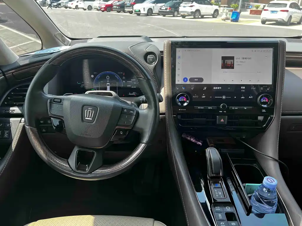 Toyota Vellfire — миниатюра 7