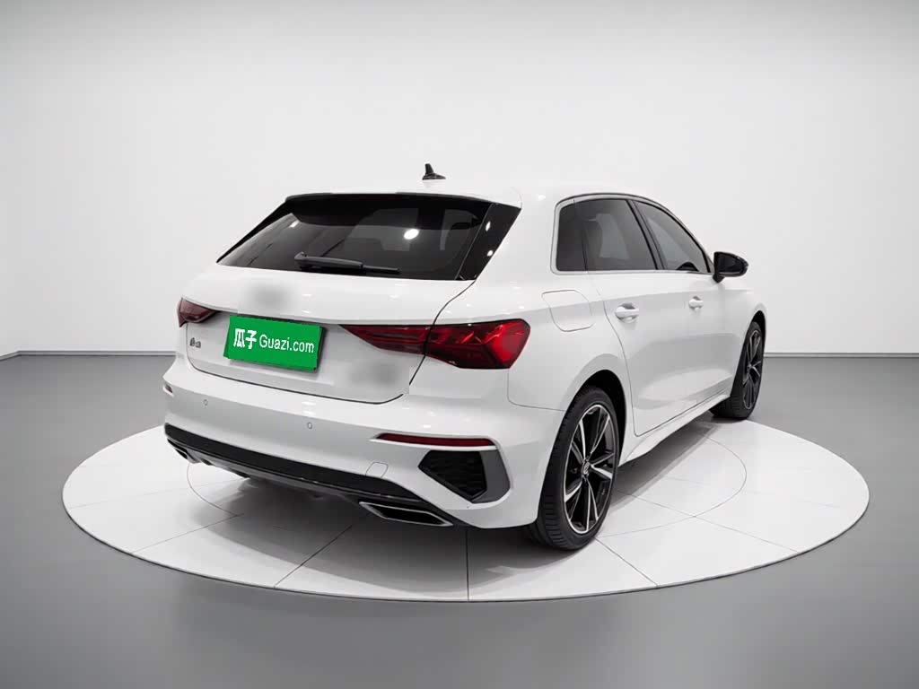 Audi A3 1.4 л 2024 г. Белый, пробег 27200 км