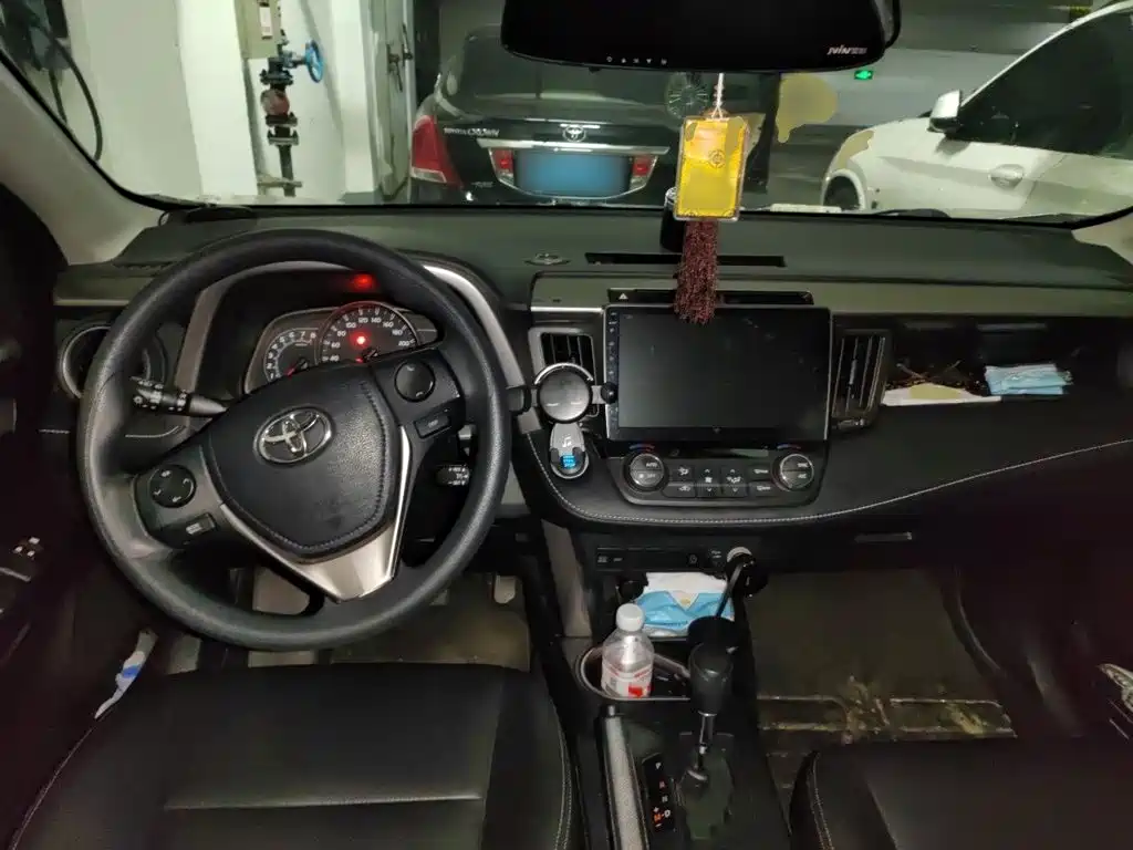 Toyota RAV4 — миниатюра 13