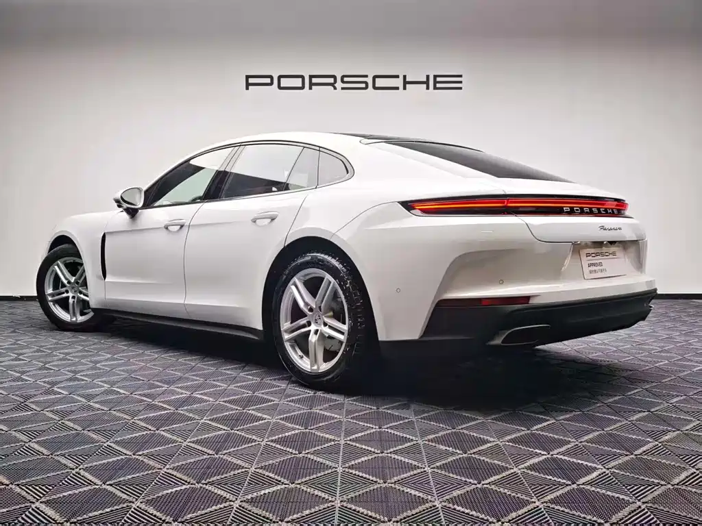 Porsche Panamera — миниатюра 2
