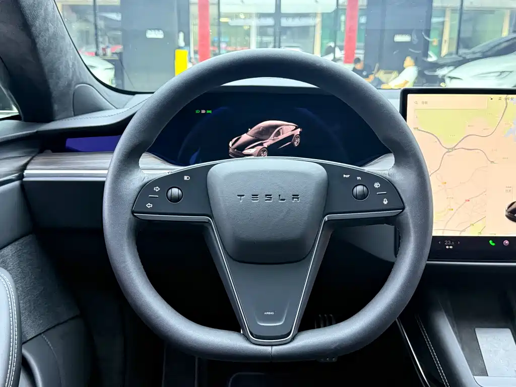 Tesla Model S — миниатюра 8