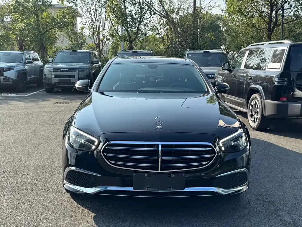 Mercedes-Benz E-Class — миниатюра 2