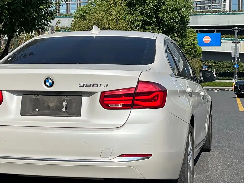 BMW 3 Series — миниатюра 6