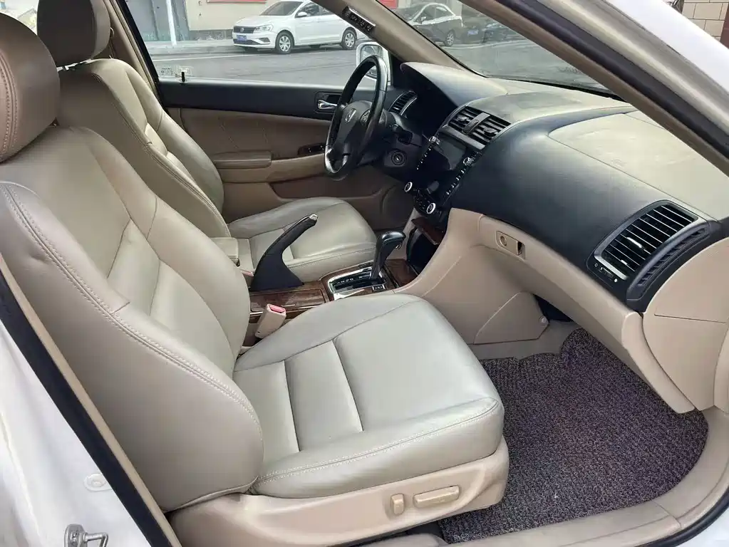 Honda Accord — миниатюра 9