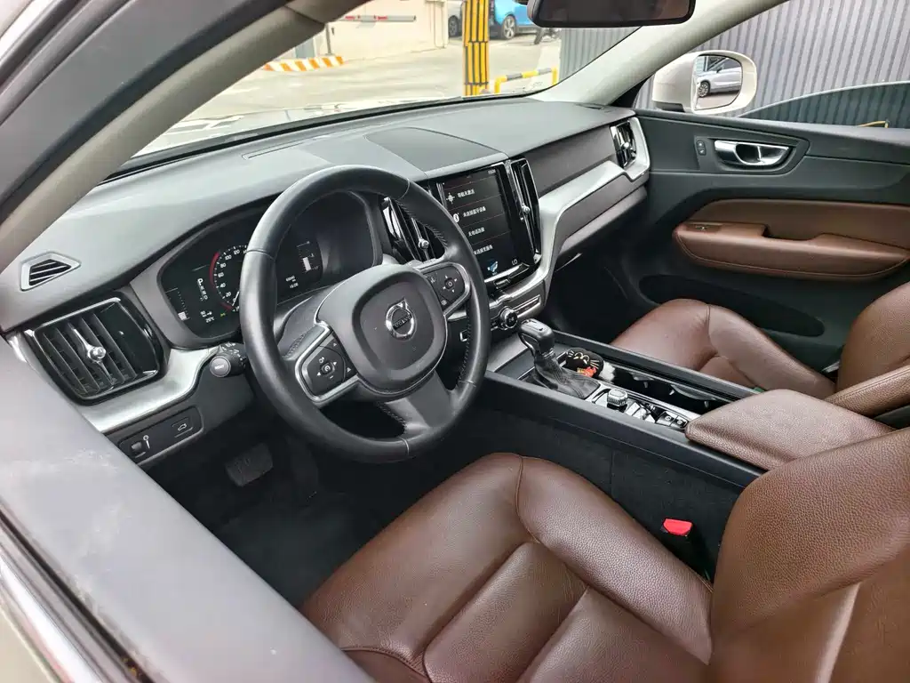 Volvo XC60 — миниатюра 5