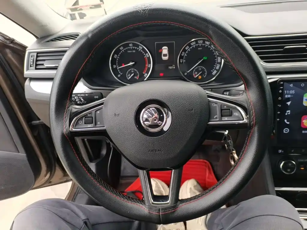 Skoda Superb — миниатюра 11