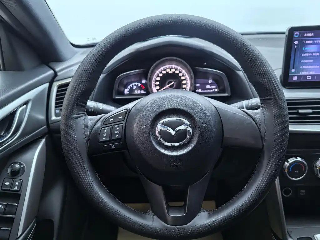 MAZDA CX 4