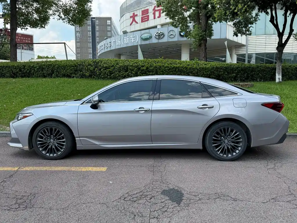 Toyota Avalon — миниатюра 3