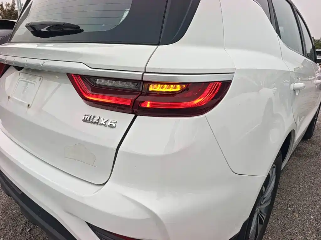 Geely Vision X6 — миниатюра 8