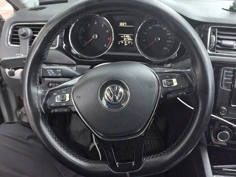 Volkswagen Sagitar — миниатюра 15