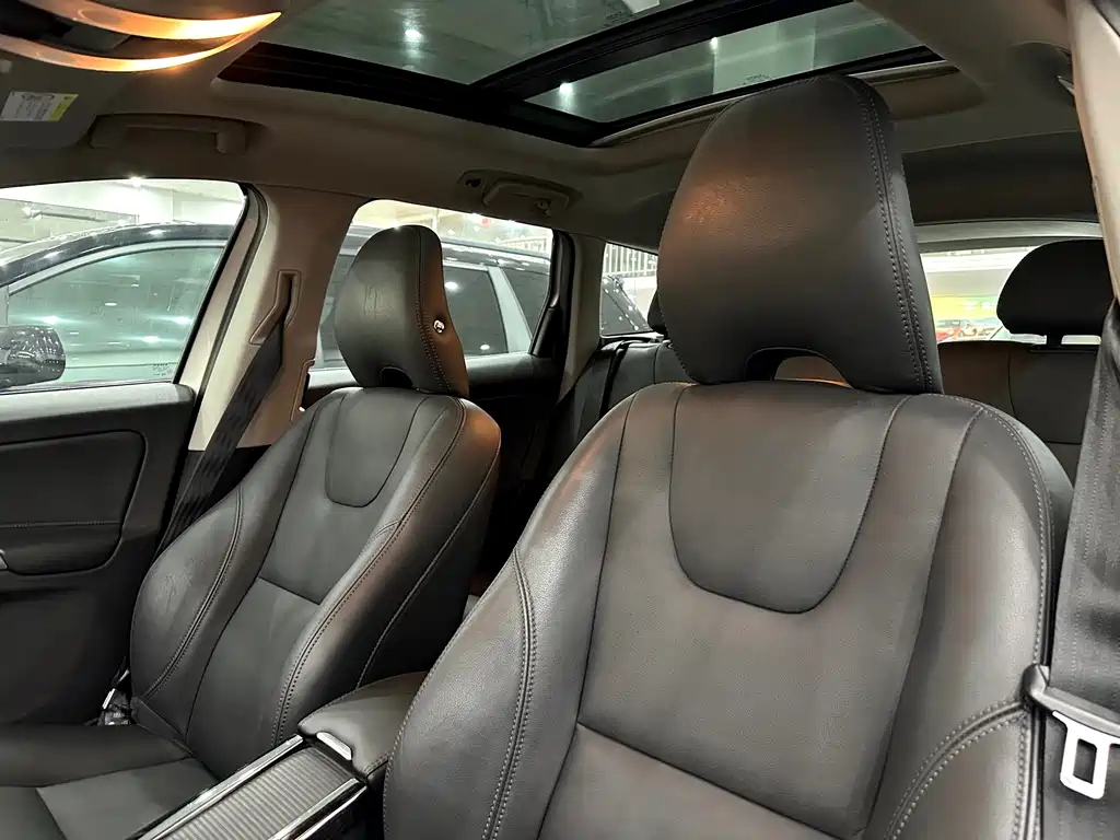 Volvo XC60 — миниатюра 10