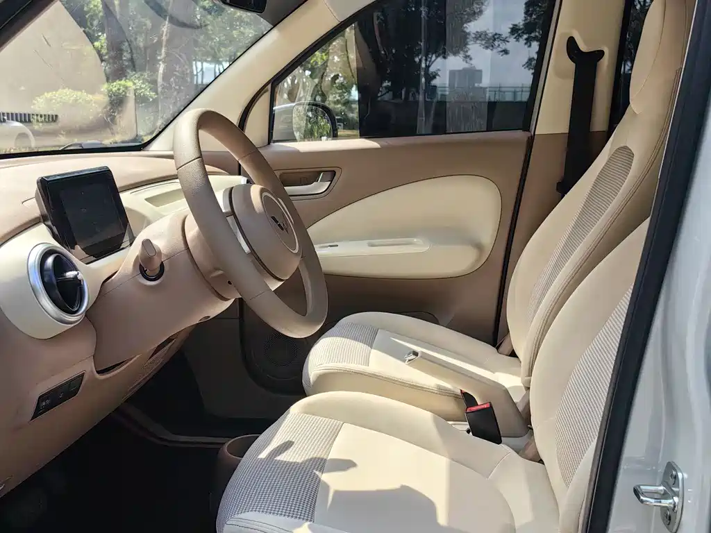 Wuling MINIEV — миниатюра 4