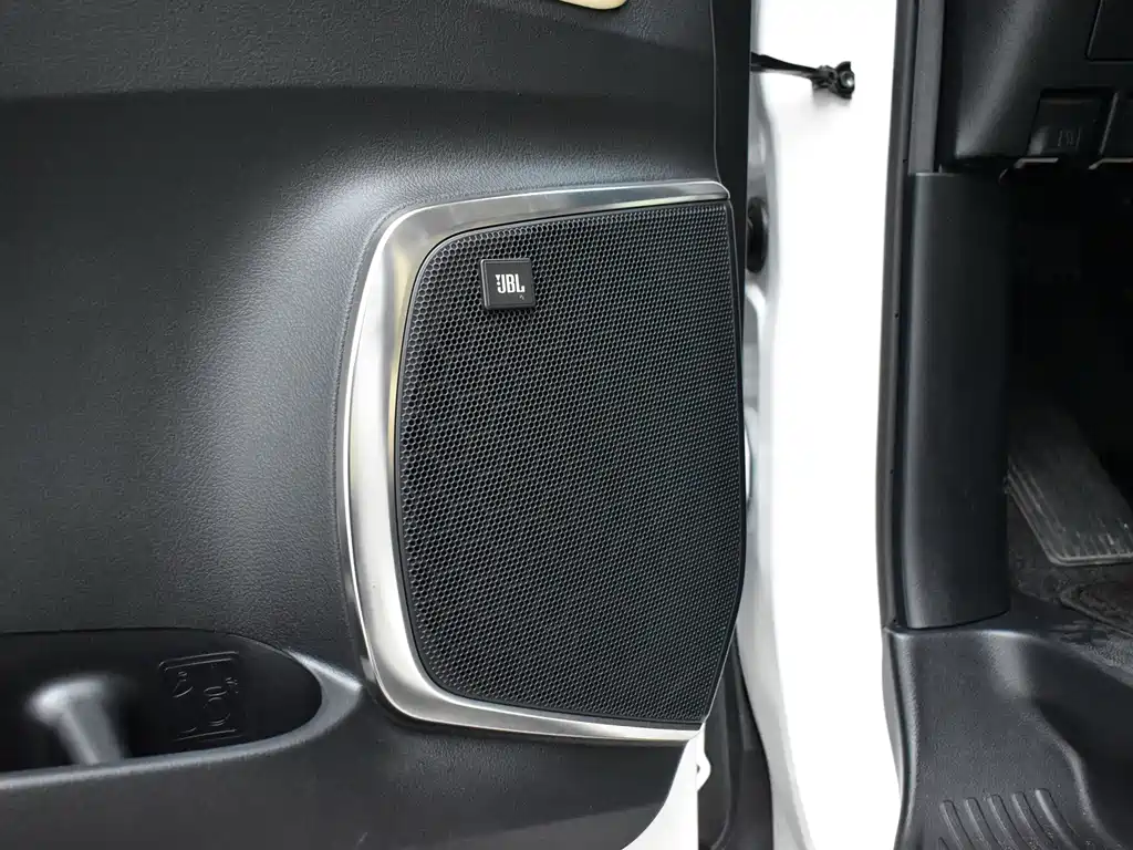Toyota Vellfire — миниатюра 17