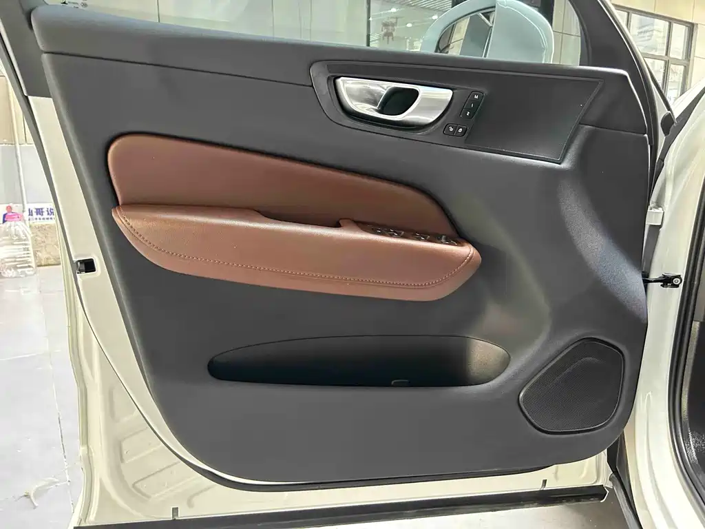 Volvo XC60 — миниатюра 10
